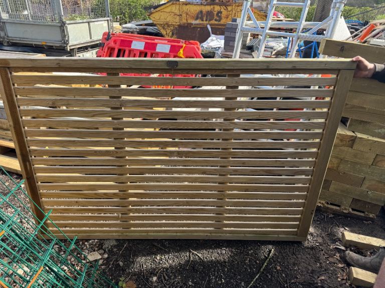 1 x Venetian fence panel 1.2mts H x 1.8mts W