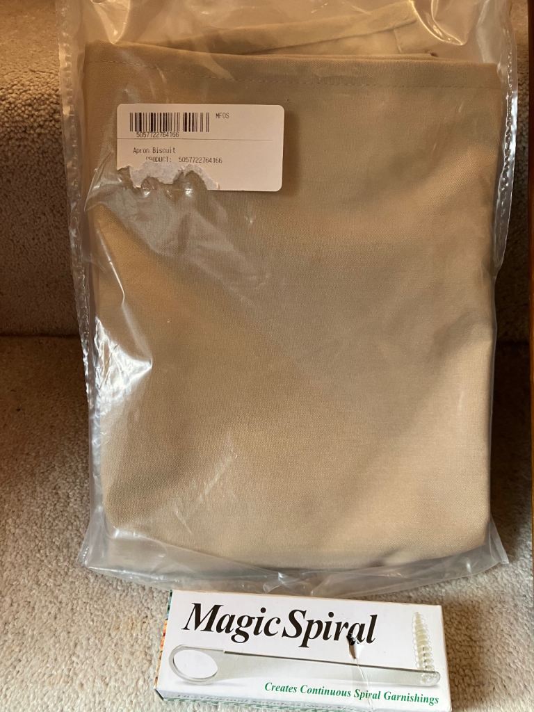 KitchenAid baking dish/Sainsburys wooden chopping board/Apron/Magic Spiral fruit 