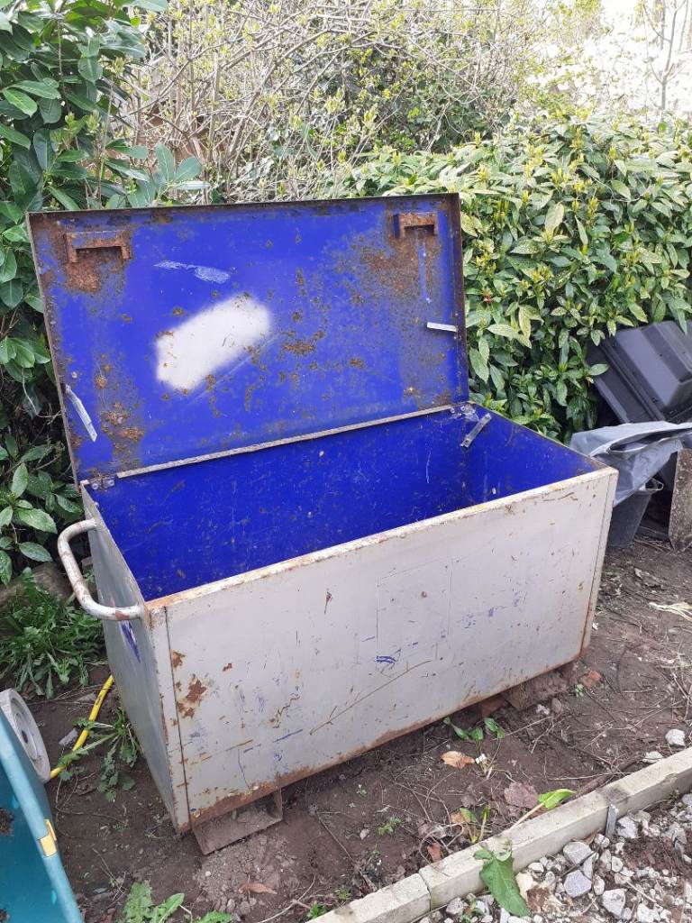 Metal storage tool chest