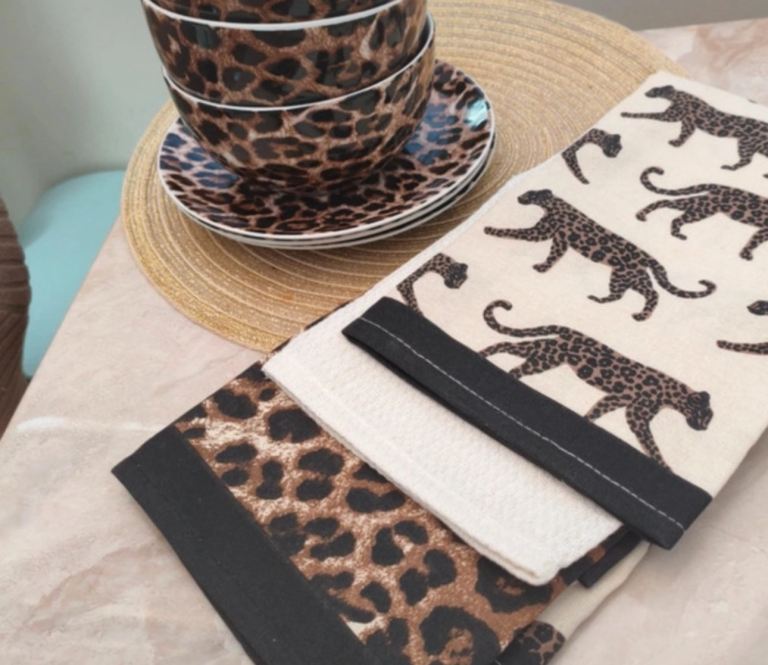 Leopard Print Bowls and Tea Towels Set – As Good As New
