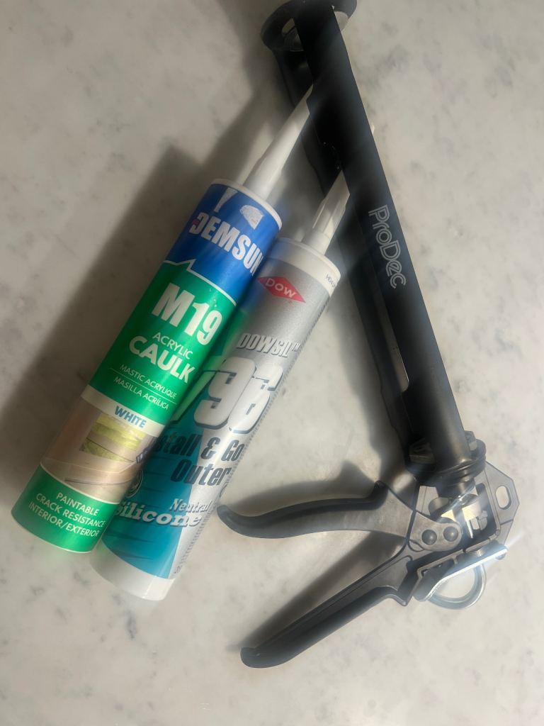 image for ProDec Advance Revolving Caulking Gun 400ml + 2x mastic 