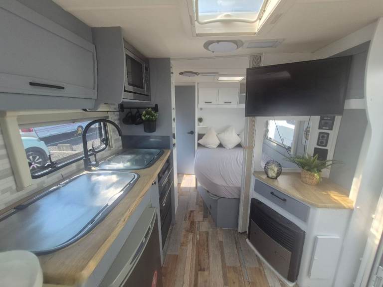 Very nice 2010 elddis avante 540 4 birth 