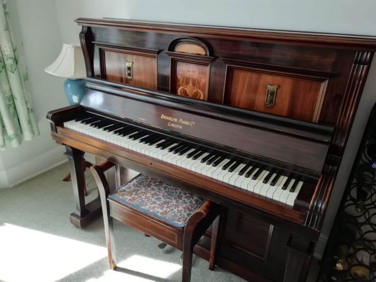 ANTIQUE Brooklyn of London Upright Piano with Stool – Good Condition