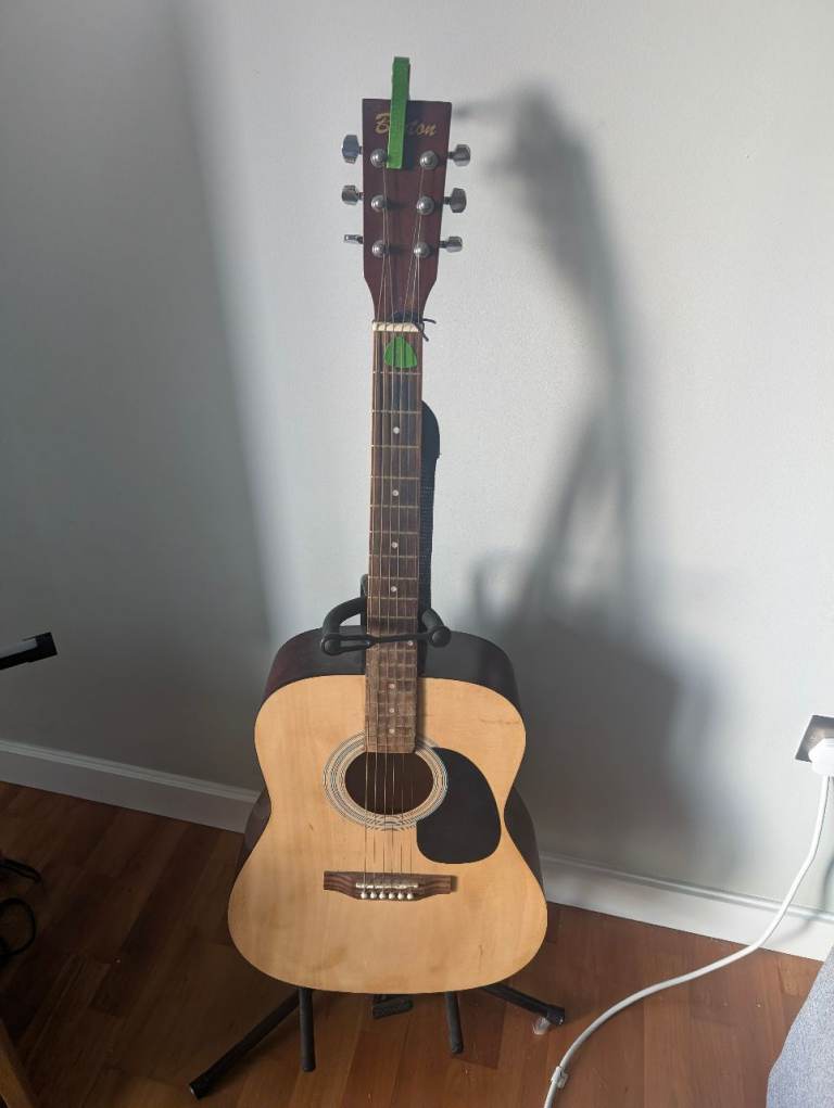 Benton Acoustic Guitar