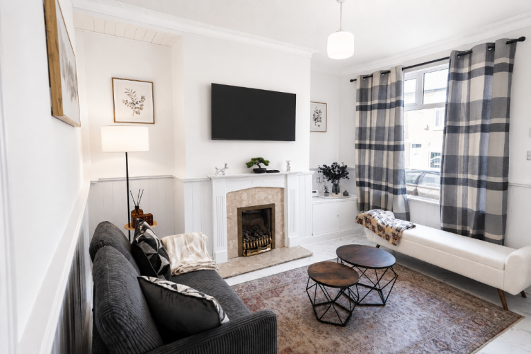 2 Bed House to Rent | Levenshulme | Bills Included, Free Parking