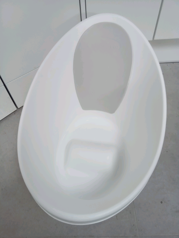 Baby bath tub 