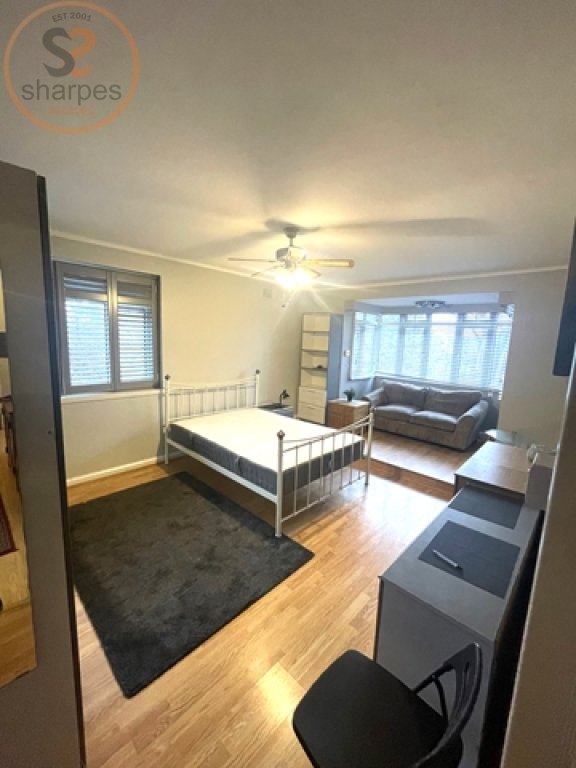 1 bedroom in Brae court, Kingston Hill, Kingston Upon Thames, London
