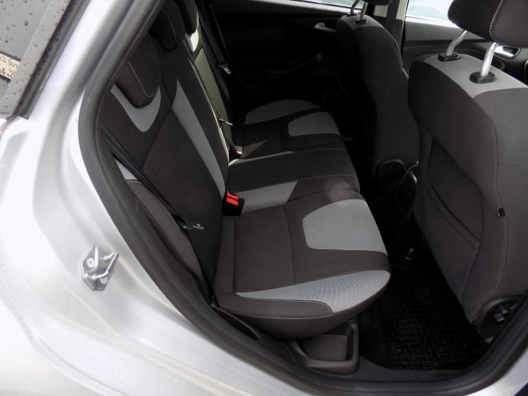 2013 Ford Focus 1.6 Zetec 5dr HATCHBACK Petrol Manual