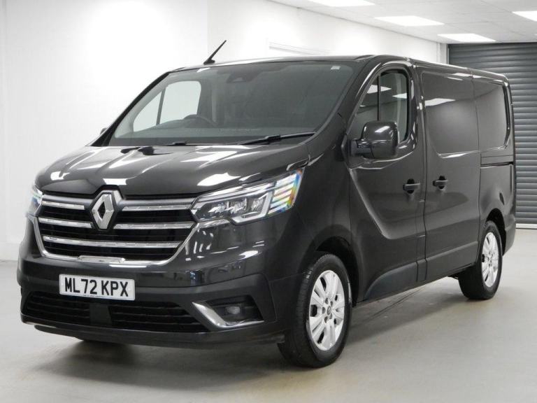 72 RENAULT TRAFIC SL28 2.0 BLUEDCI 150 BHP SWB SPORT NAV EDITION