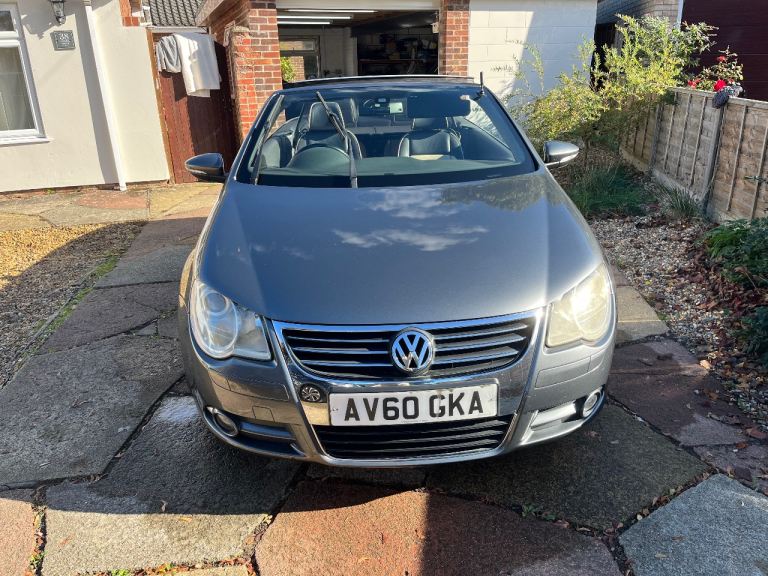 Volkswagen EOS Exclusive Convertible, 2010, Semi-Auto, 1968 (cc).