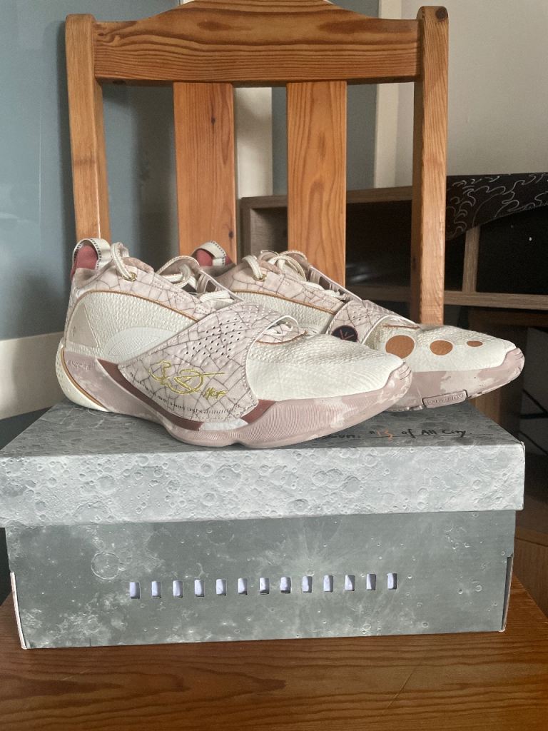 SIZE US 9.5 WORN ONCE Way of Wades All City 13s Encore (With original box)