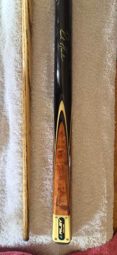 ​Riley England Paul Hunter Signature 2-Piece Snooker/Pool Cue - With Box