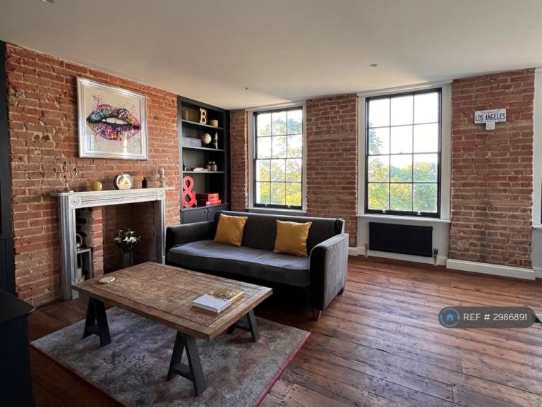 1 bedroom flat in Hawley Square, Margate, CT9 (1 bed) (#2986891)