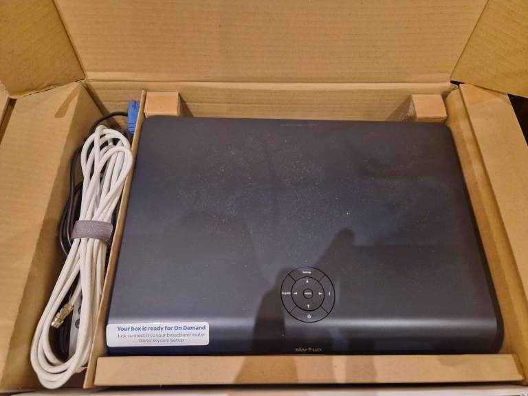 Sky Plus HD DRX890WL box