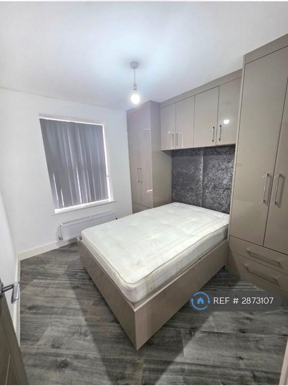 2 bedroom flat in High Road Leytonstone, London, E11 (2 bed) (#2873107)
