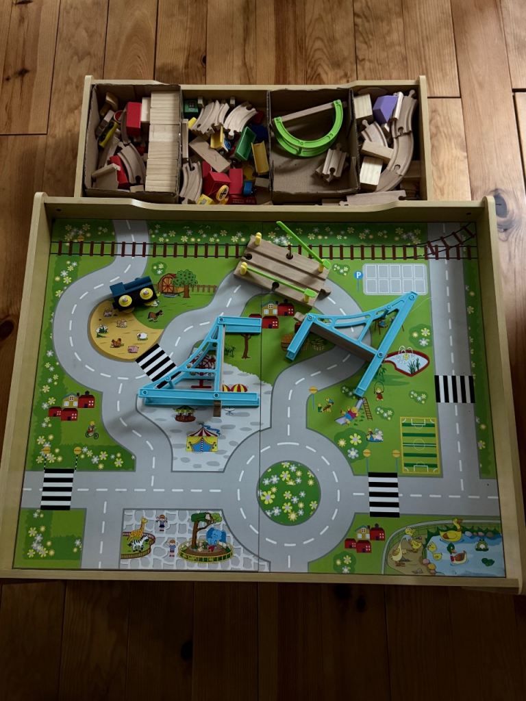 Wooden Railway table - tracks, blocks, trains …