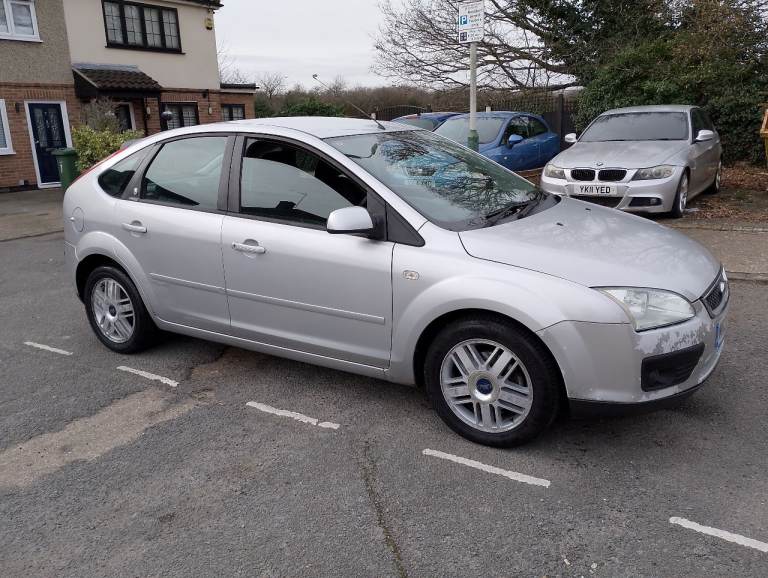 2005 Ford Focus 1.6 Ghia Hatchback 5dr Petrol Manual Long MOT ULEZ Free CAT D recorded runs well