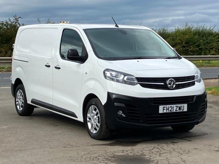 VAUXHALL VIVARO WITH AIRCON AND TWIN SIDE DOORS. 8,995+VAT