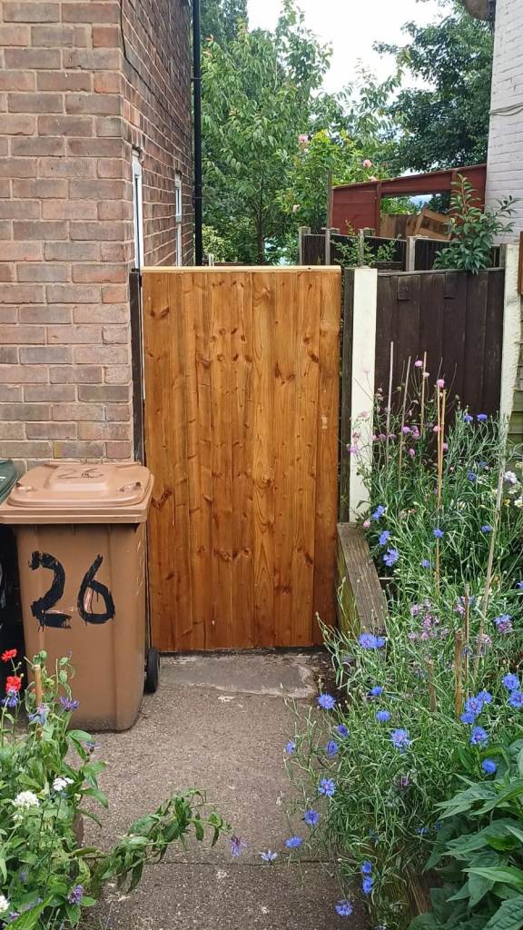 Gates and fence panels 