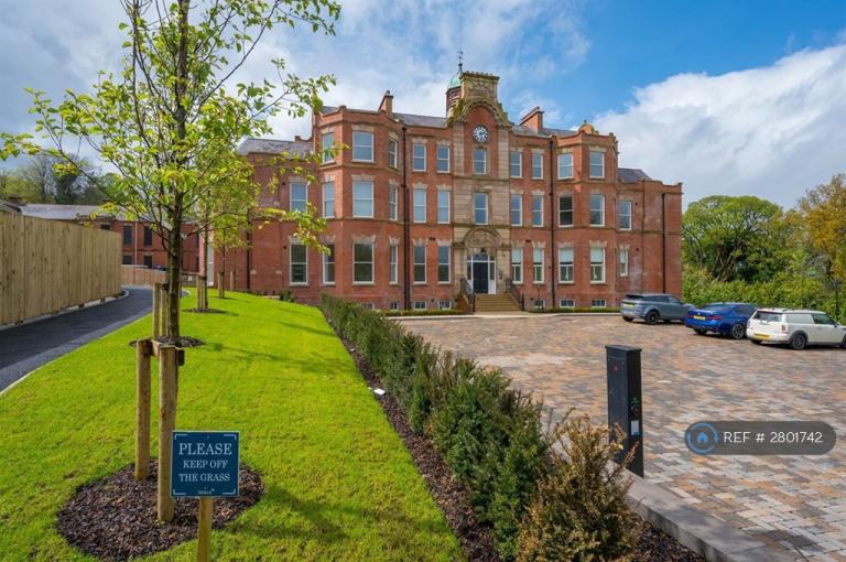 2 bedroom flat in Lady Ishbel Boulevard, Belfast, BT8 (2 bed) (#2801742)