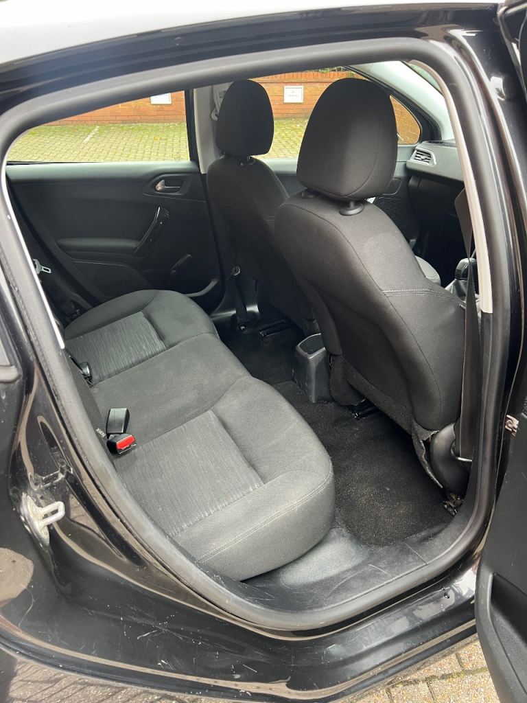 Peugeot, 208, Hatchback, 2012, Manual, 1199 (cc), 5 doors