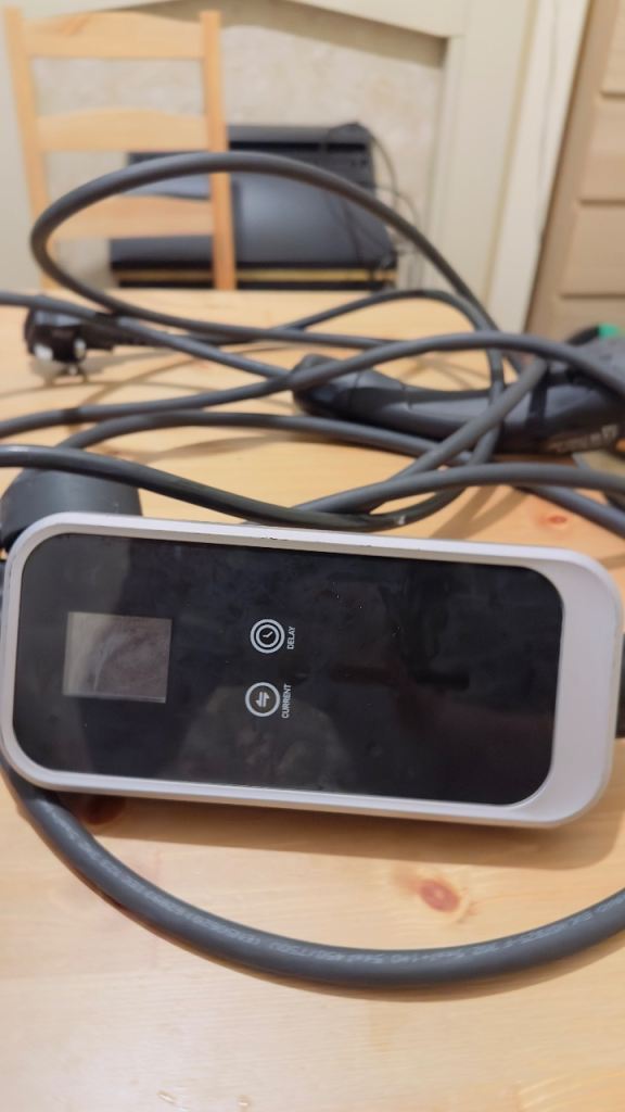 EV Type 2 Electric Car Charger 13A with 5 meter cable 7kw home charger