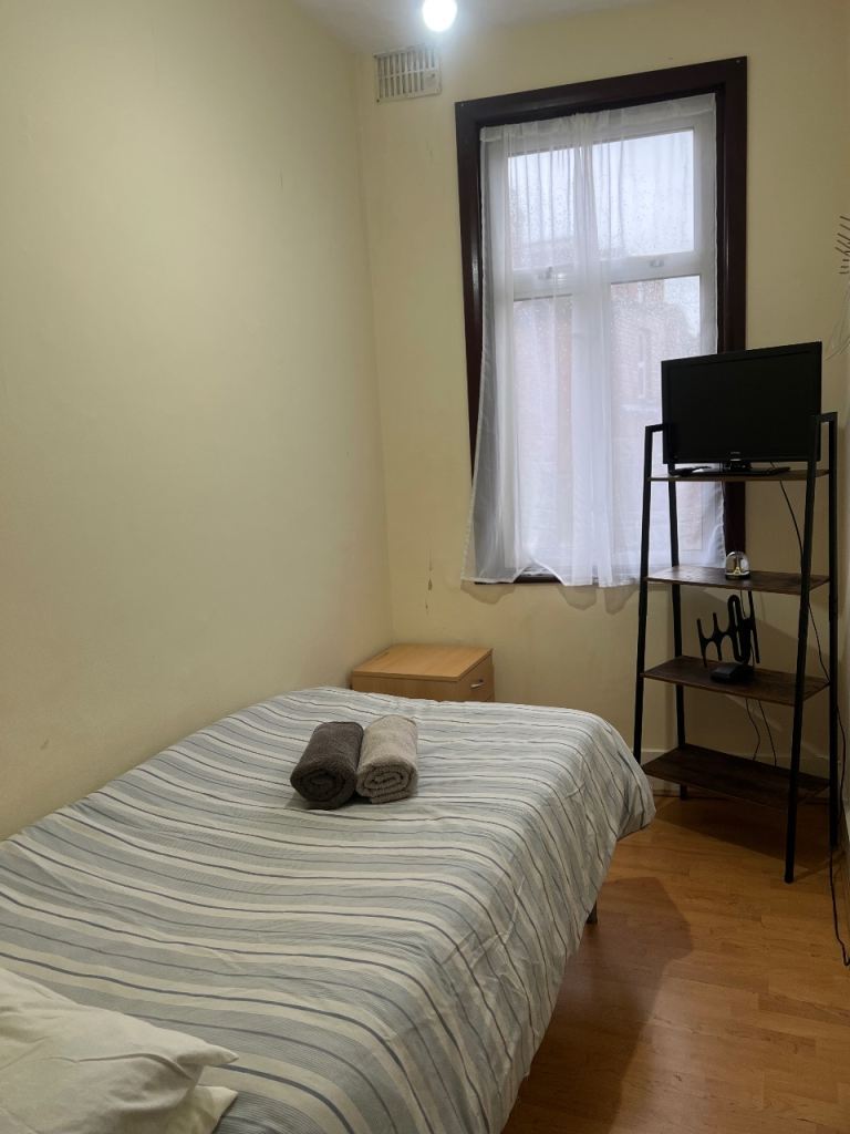 Small Single Room | in Hendon, London | Gumtree