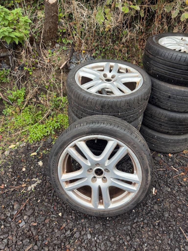 Jag xtype sport 18 inch alloys with great tyres