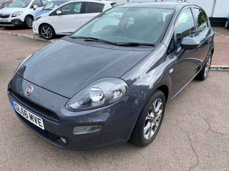 2017 Fiat Punto 1.4 Easy+ 5dr HATCHBACK Petrol Manual