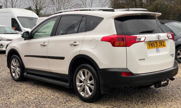 2013 Toyota RAV4 2.2 D-4D Invincible 4WD Euro 5 5dr ESTATE Diesel Manual