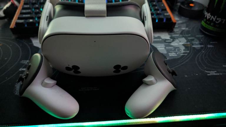 Meta Quest 3S 128GB Virtual Reality Headset