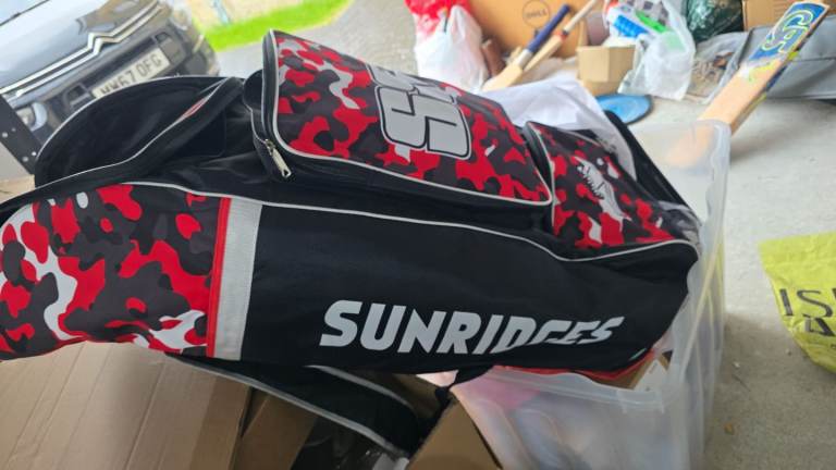 Large Cricket Kit Bag with Wheels / Tyres – Big Size