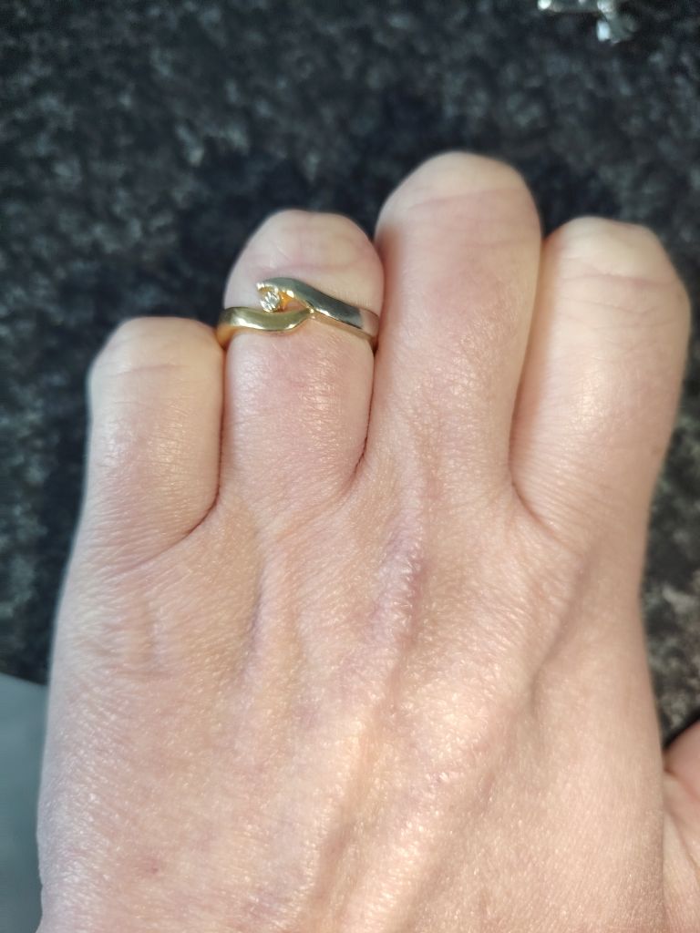 Woman's engagement ring 