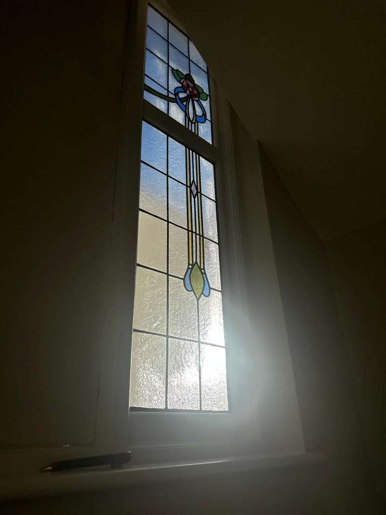 STAINED GLASS OVER 100 YEARS OLD**BEAUTIFUL**ANTIQUE**VINTAGE (SJ206)**FROM WEMBLEY**