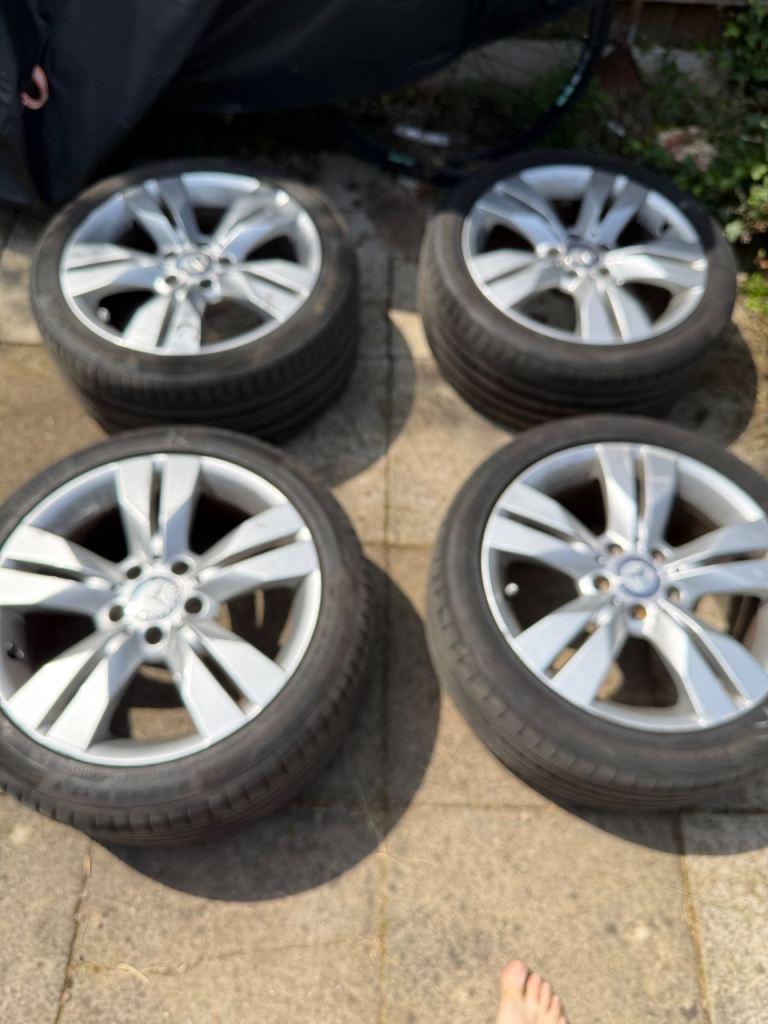 Mercedes SLK (R171) alloys with tyres 