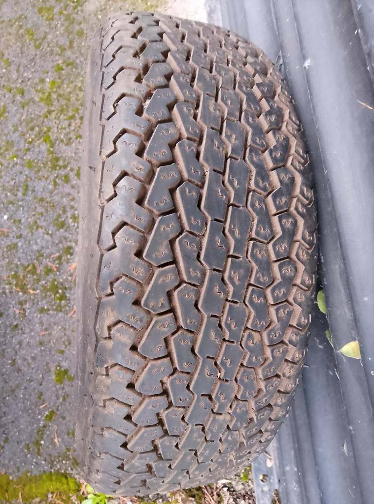 CLASSIC MINI 165 70 X 10 TYRE IN GOOD CONDITION LOADS OF TREAD