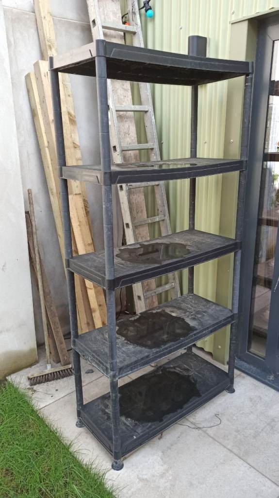 Modular plastic shelving