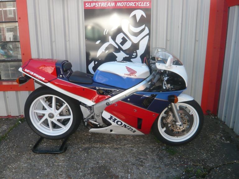 Honda RC30 VFR 750 ONLY 11K MILES UK BIKE FSH RARE ICONIC CLASSIC SPORTS NC 45