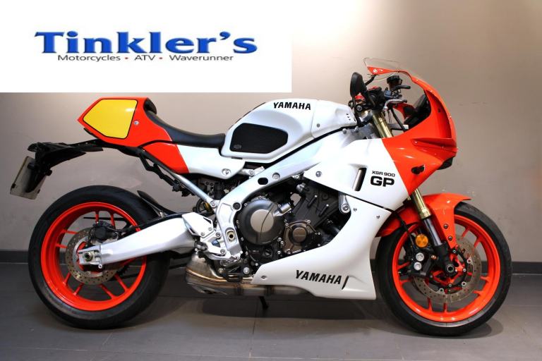 2025 74 Yamaha XSR900 GP Legend Red
