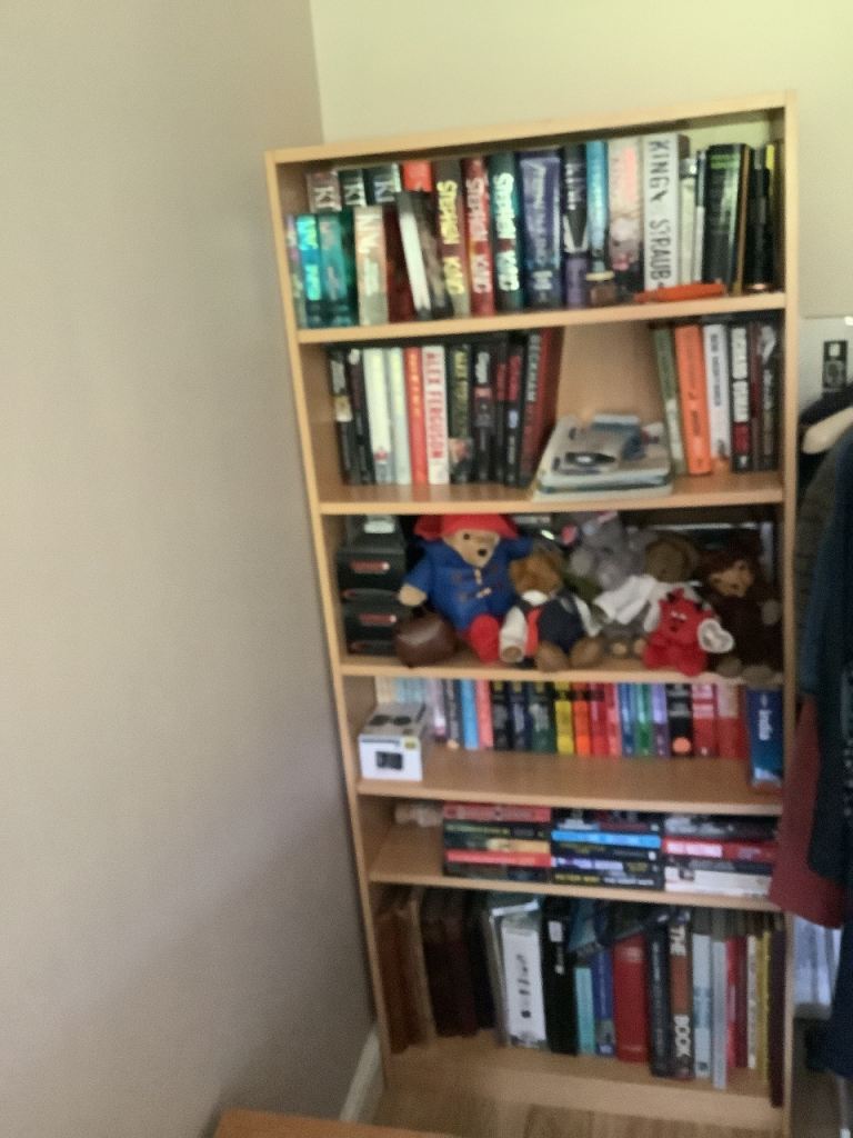 Wooden Bookcase with 5 Shelves – Good Condition