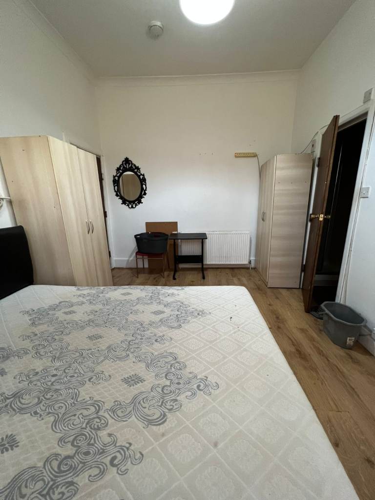  BEAUTIFUL ENSUITE DOUBLE ROOM FOR RENT IN HOUNSLOW 