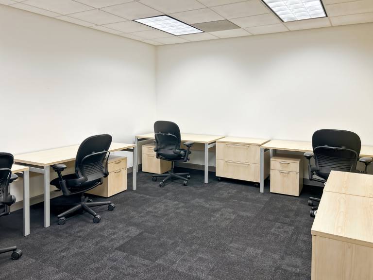 Bromsgrove - B60 3ET \ Hot Desk in a Ready-to-Use Coworking Space