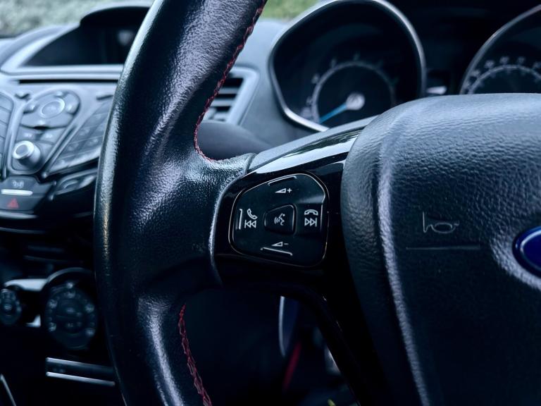 2016 Ford Fiesta 1.0 EcoBoost 140 Zetec S Red 3dr HATCHBACK Petrol Manual