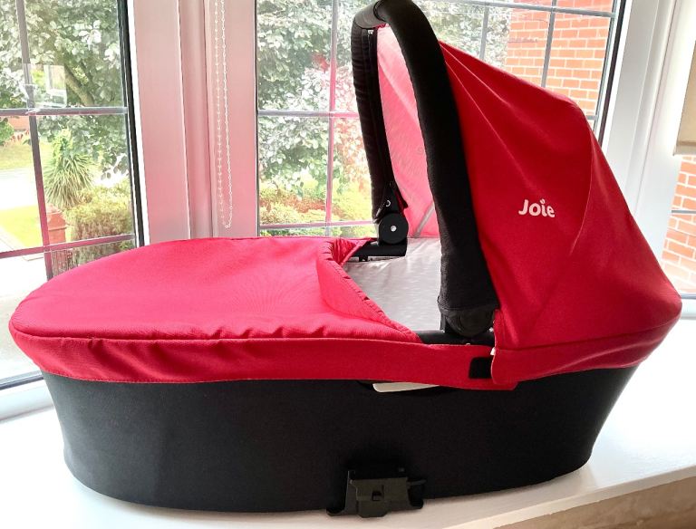 Joie Red/Black Carrycot