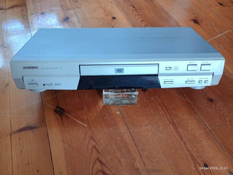 Samsung DVD Player – Silver, Good Condition