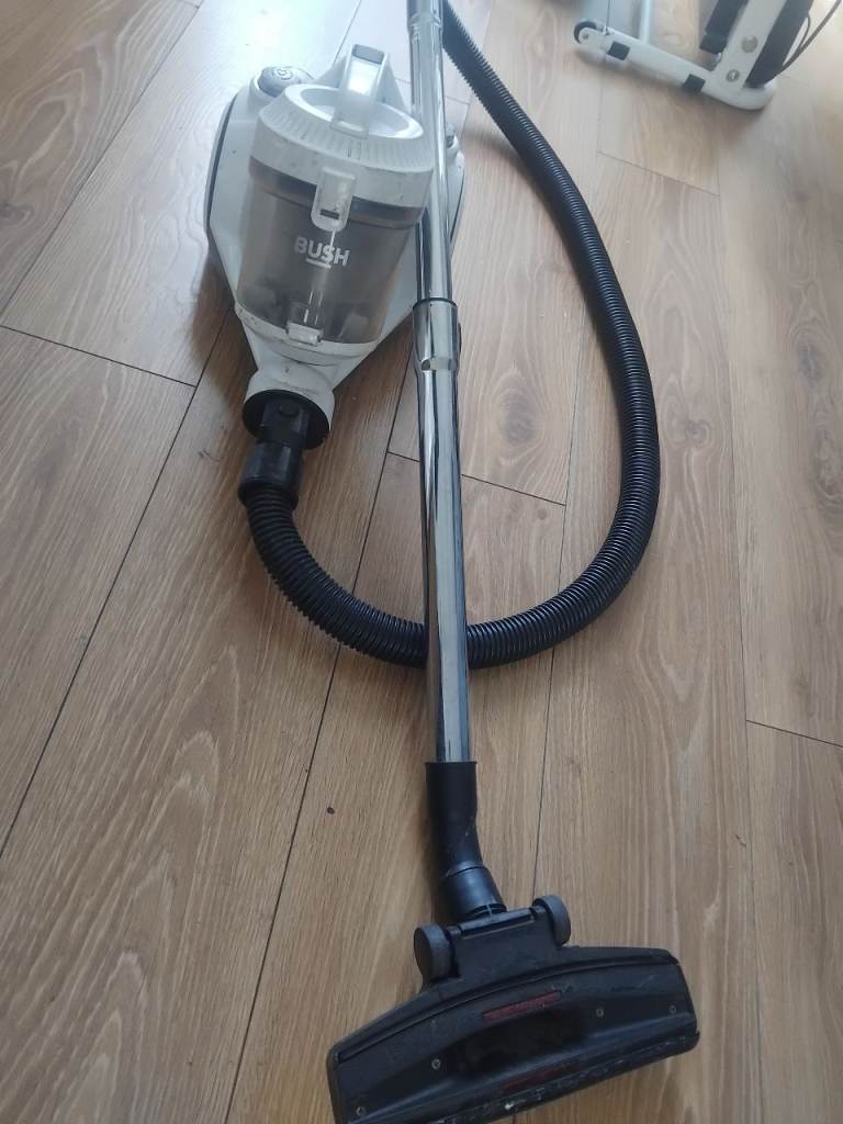BUSH Cylinder Bagless Vacuum Cleaner – Good Working Order