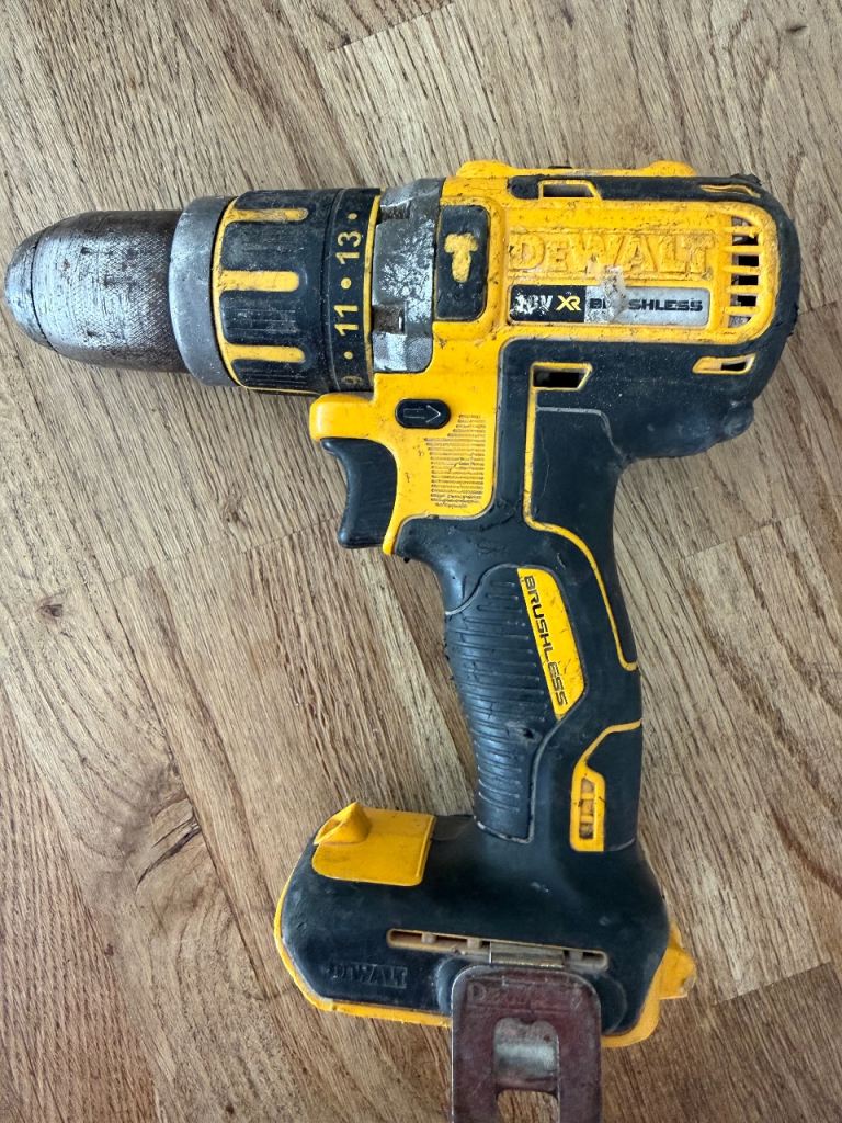 Dewalt combi drill 18v