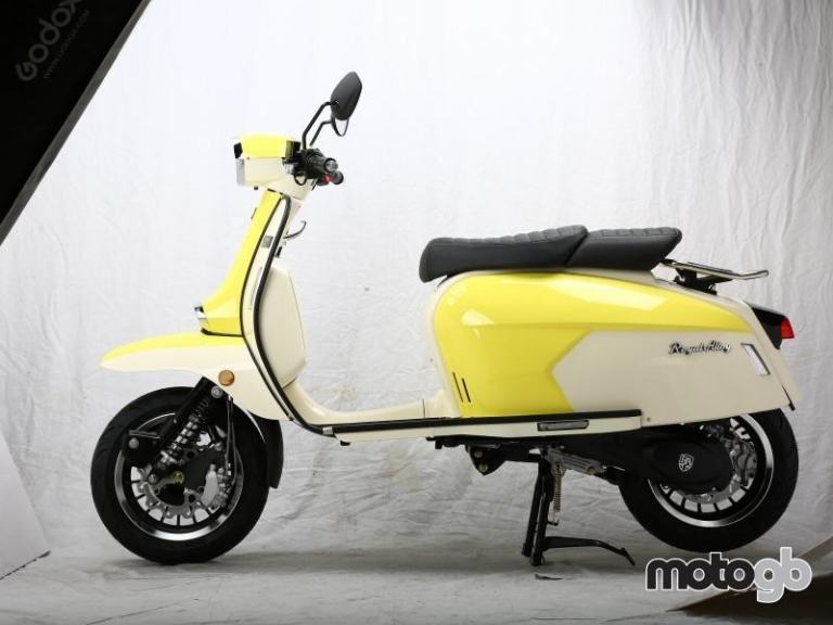 Royal Alloy GP 125cc Modern Classic Retro Automatic Moped Scooter For Sale