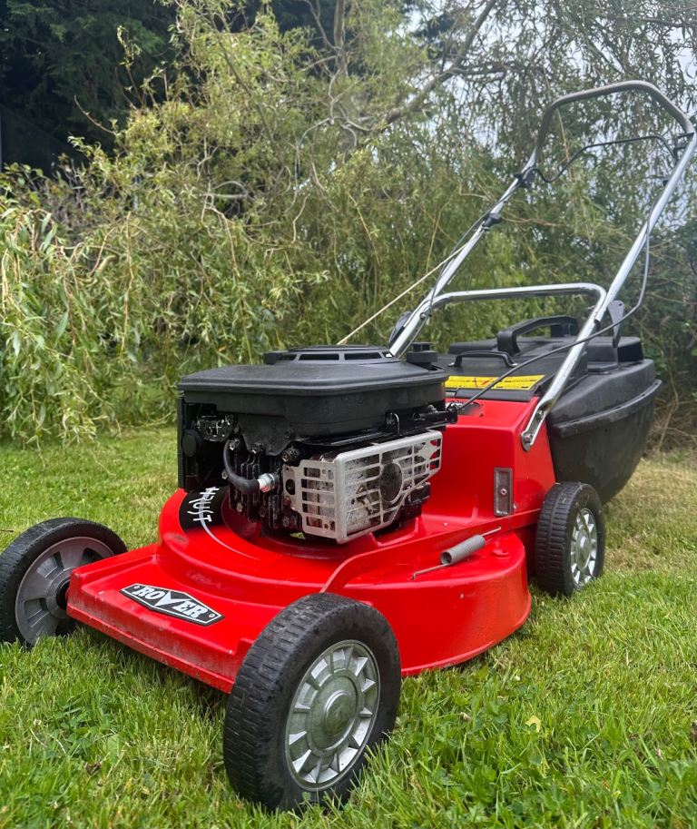 Rover 20” SuperCut alloy deck petrol lawnmower excellent condition mower lifts wet grass serviced 