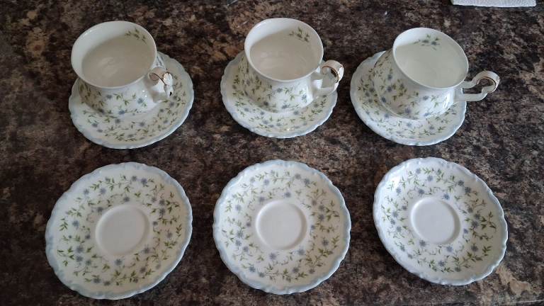 Royal Albert Caroline Tea Set – 3 Cups and 6 Saucers